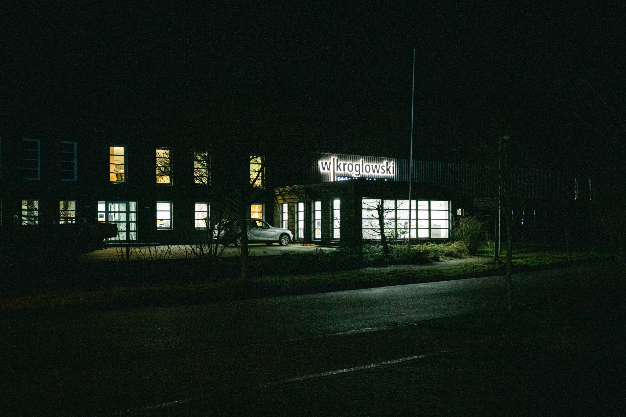 Wkroglowski Standort bei Nacht